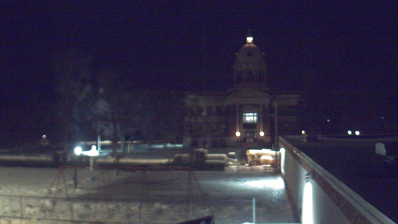 Thumbnail for current weather camera view from Ellendale HS in Ellendale, North Dakota