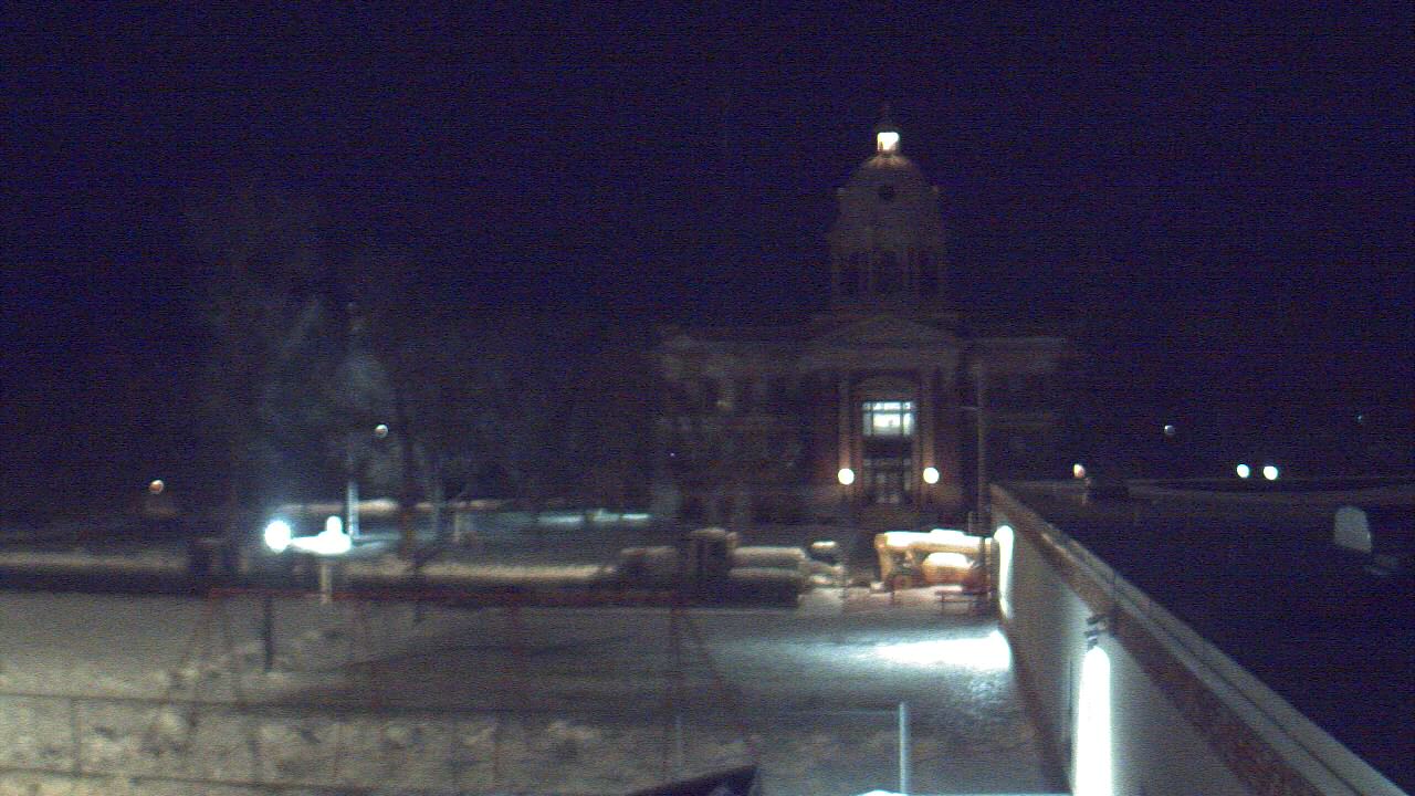 Thumbnail for current weather camera view from Ellendale HS in Ellendale, North Dakota