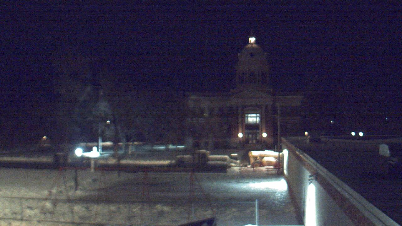 Thumbnail for current weather camera view from Ellendale HS in Ellendale, North Dakota