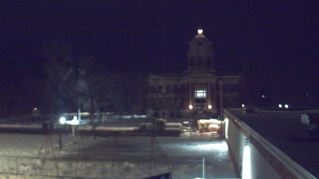 Thumbnail for current weather camera view from Ellendale HS in Ellendale, North Dakota