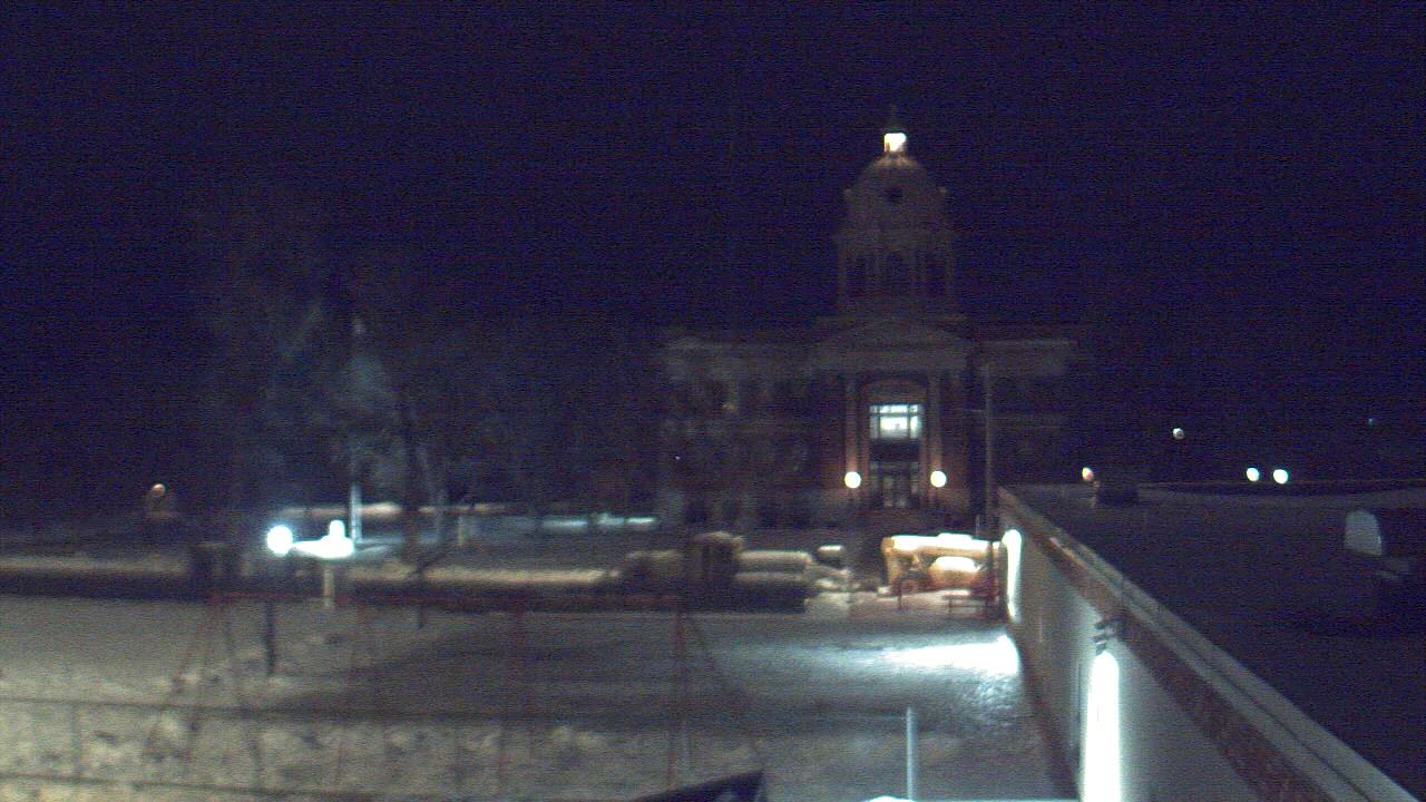 Thumbnail for current weather camera view from Ellendale HS in Ellendale, North Dakota