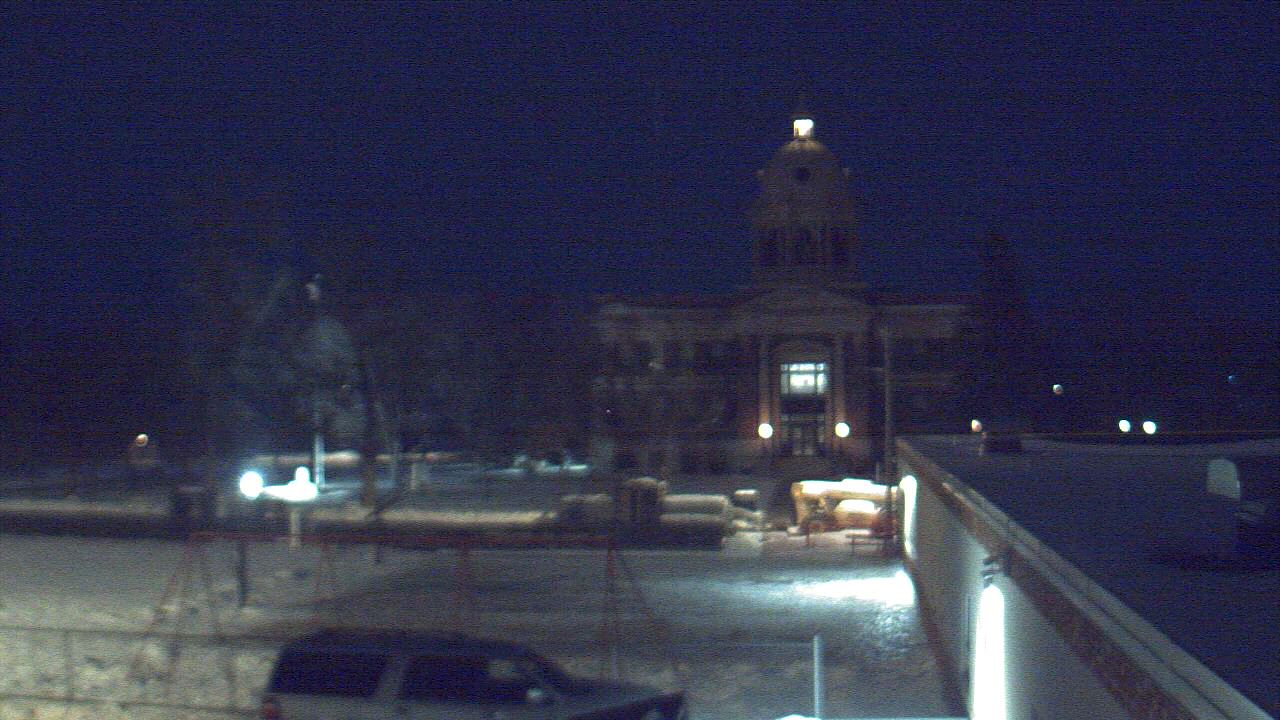 Thumbnail for current weather camera view from Ellendale HS in Ellendale, North Dakota