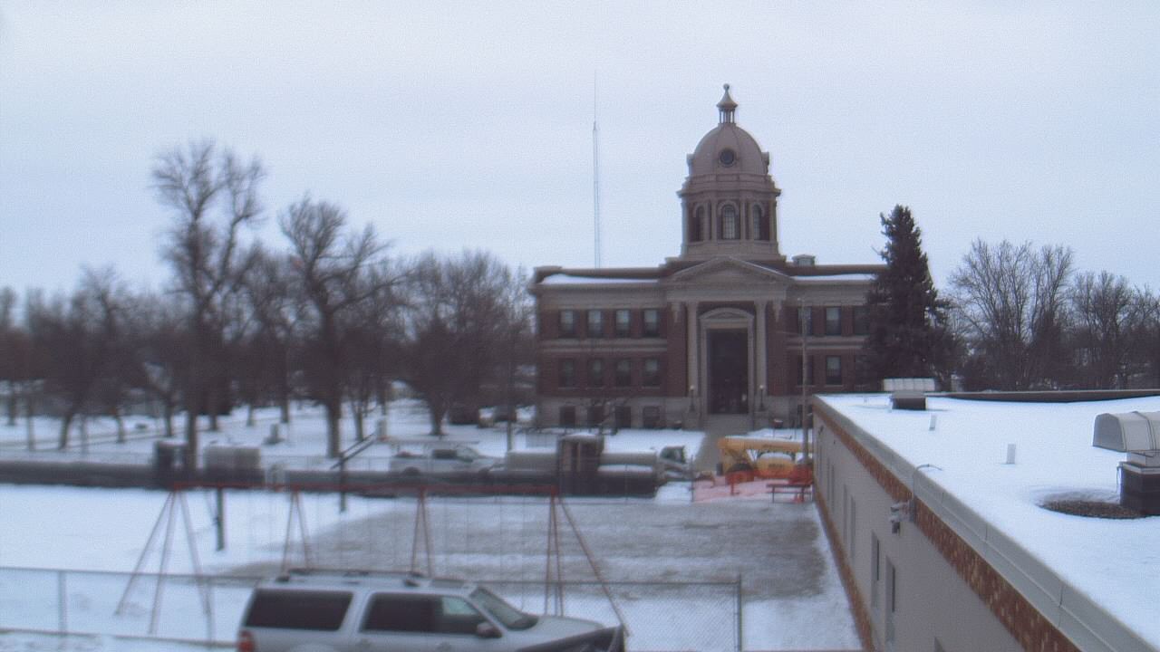 Thumbnail for current weather camera view from Ellendale HS in Ellendale, North Dakota