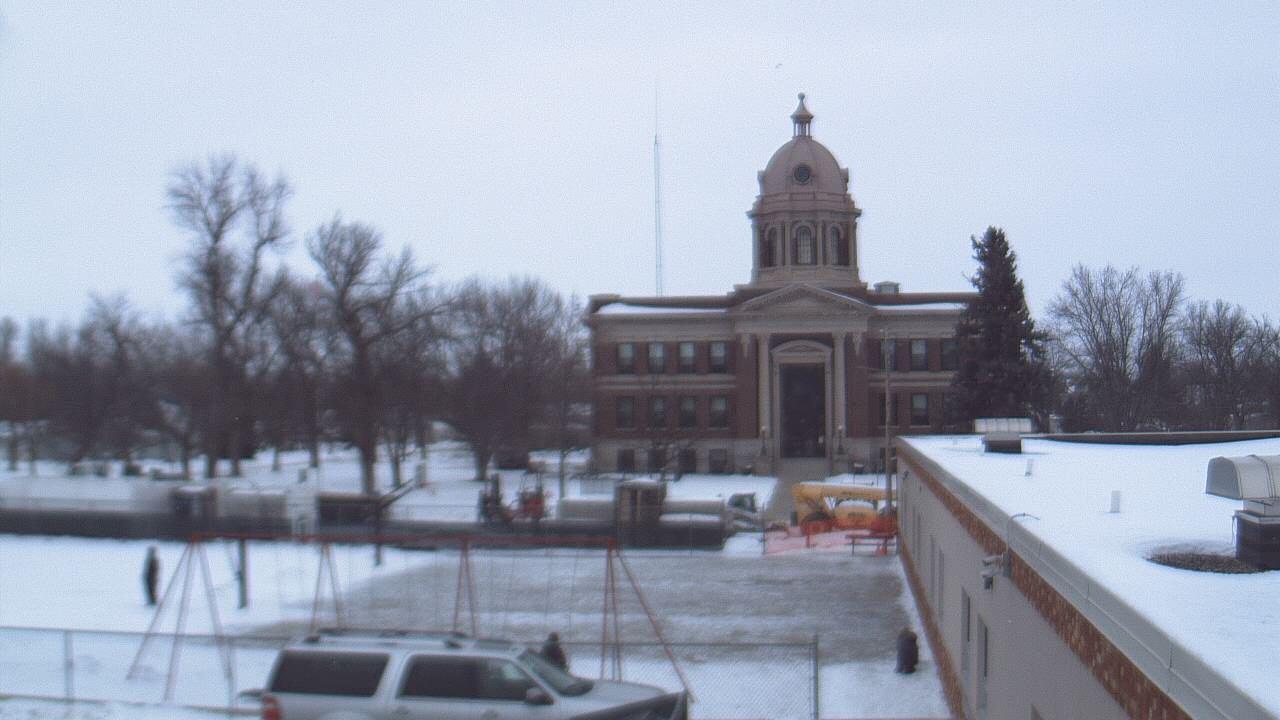 Thumbnail for current weather camera view from Ellendale HS in Ellendale, North Dakota