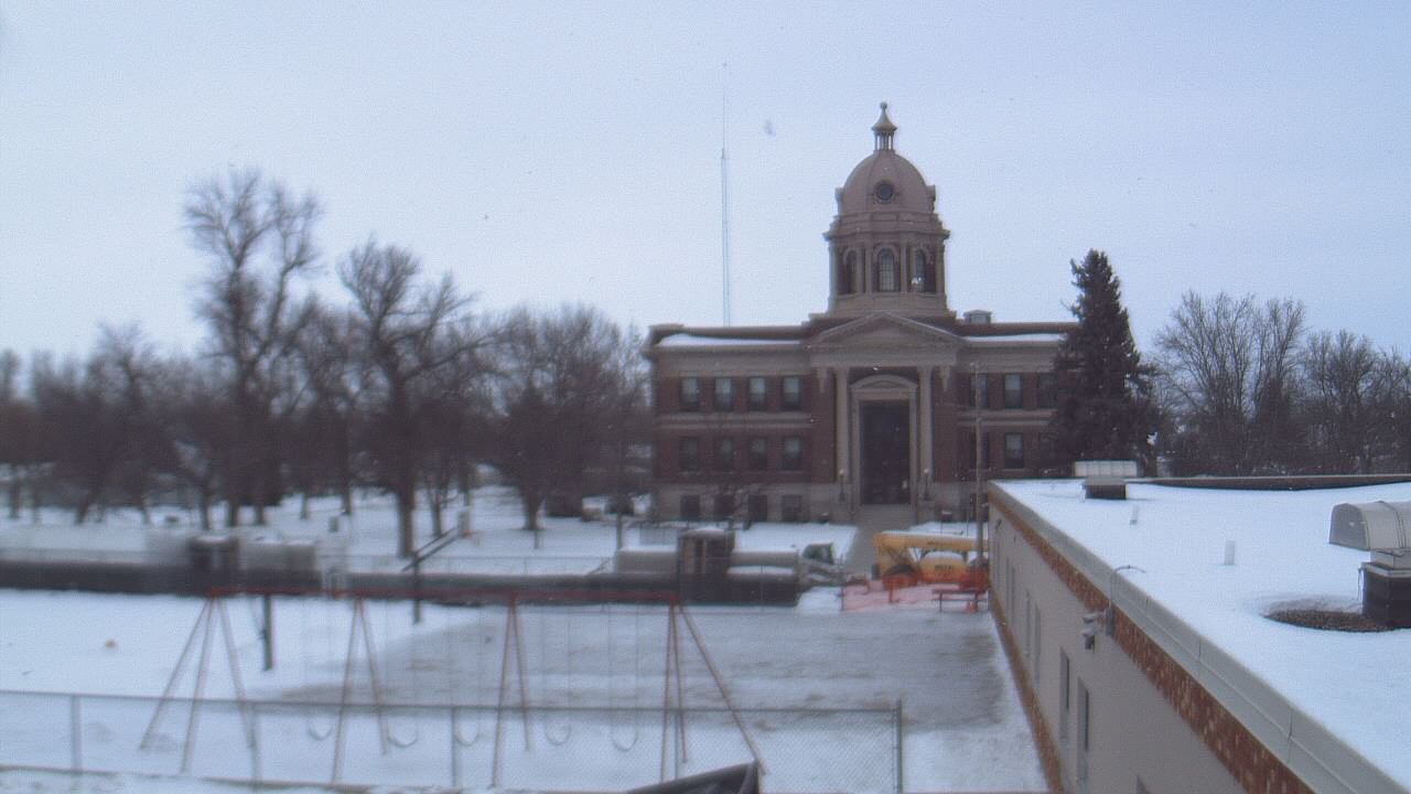 Thumbnail for current weather camera view from Ellendale HS in Ellendale, North Dakota