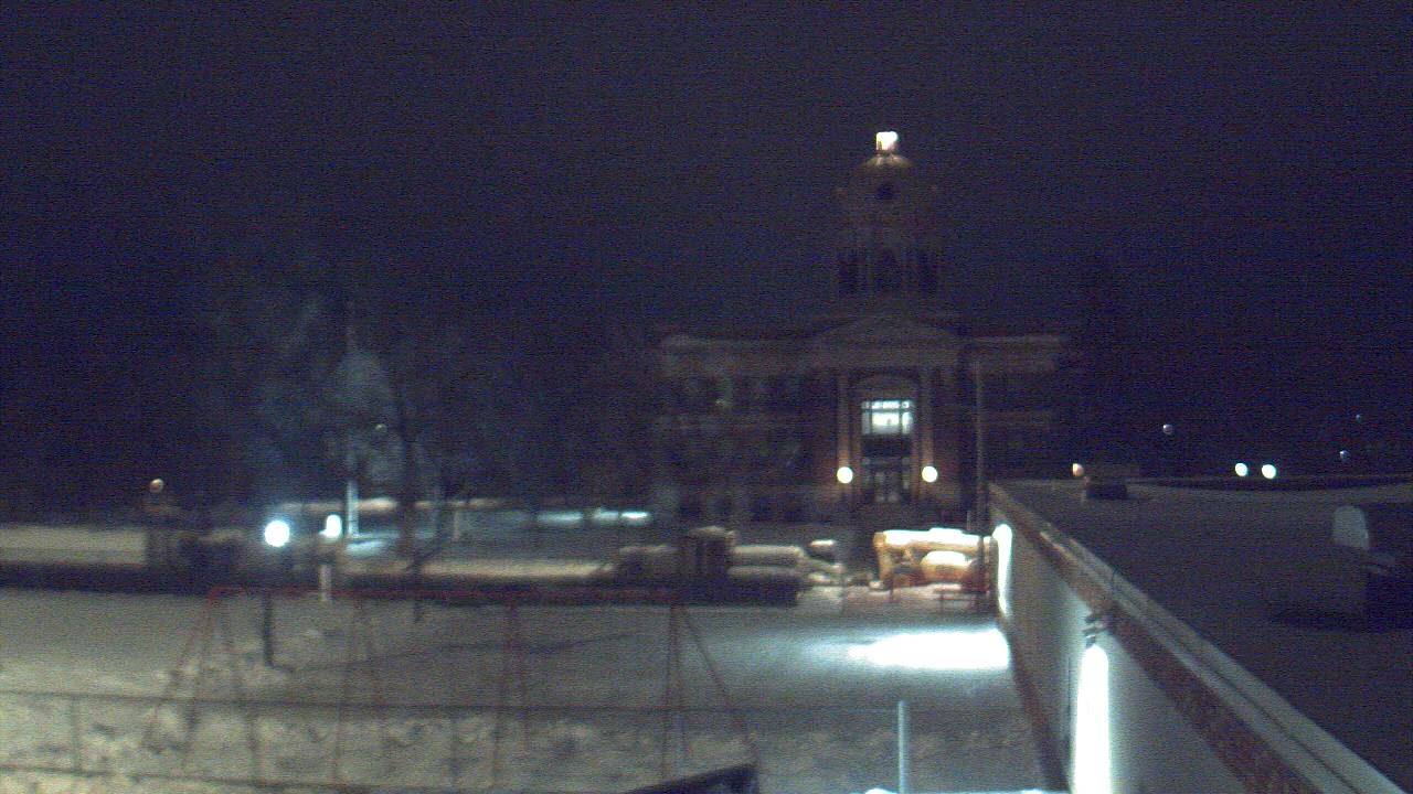 Thumbnail for current weather camera view from Ellendale HS in Ellendale, North Dakota