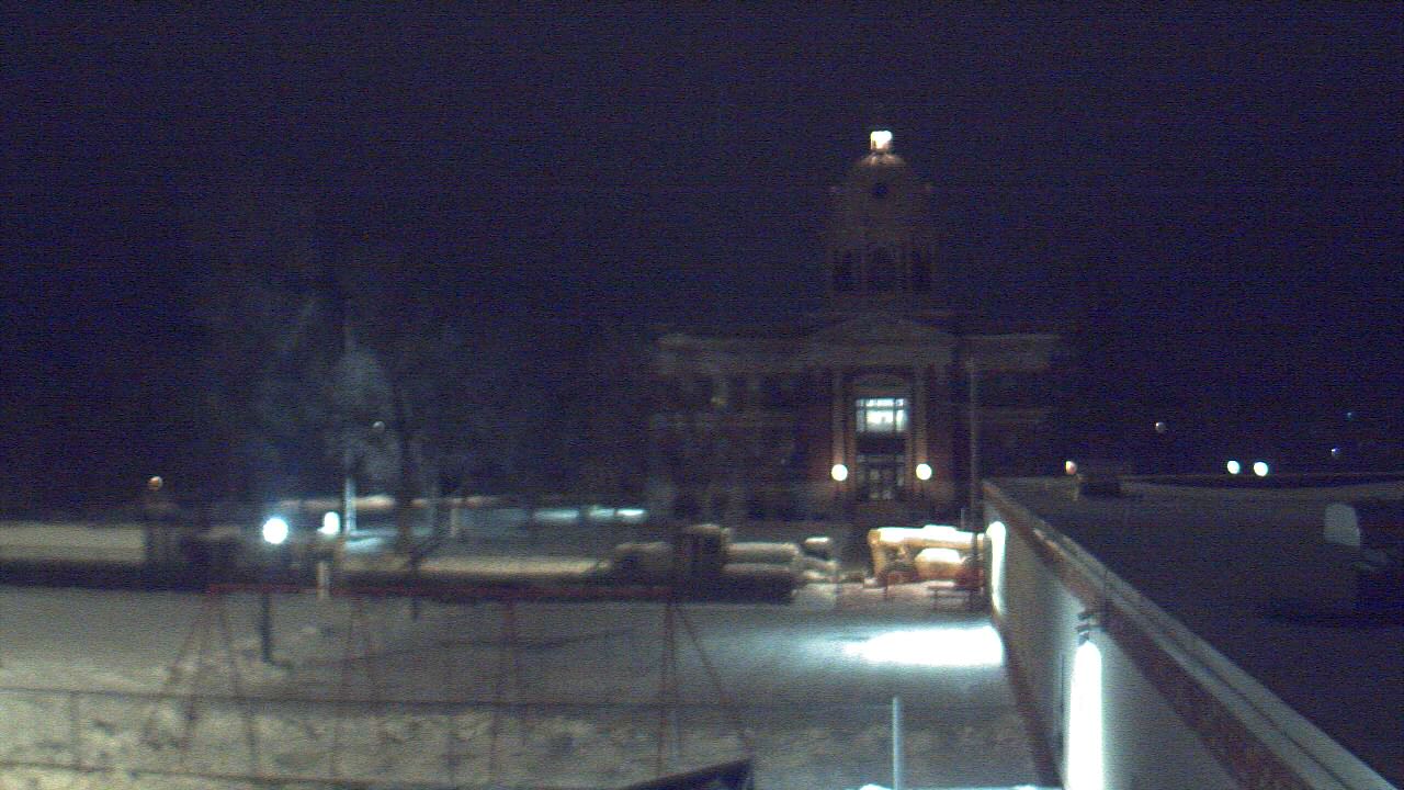 Thumbnail for current weather camera view from Ellendale HS in Ellendale, North Dakota