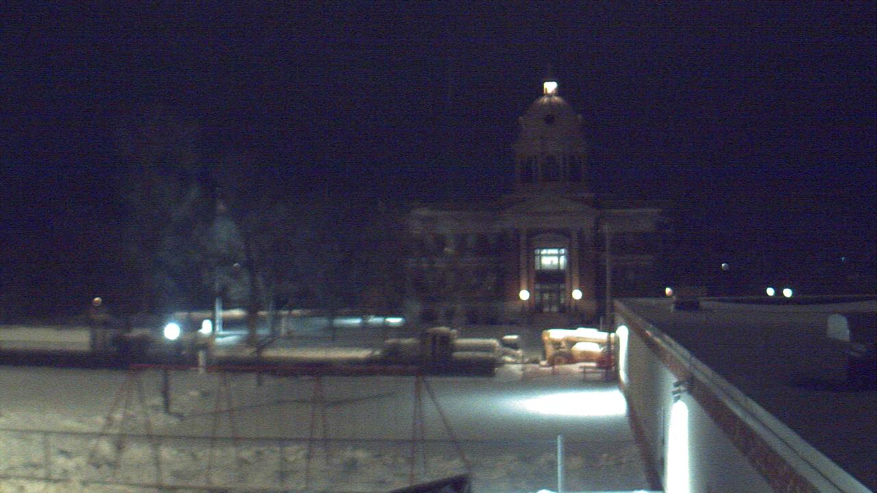 Thumbnail for current weather camera view from Ellendale HS in Ellendale, North Dakota