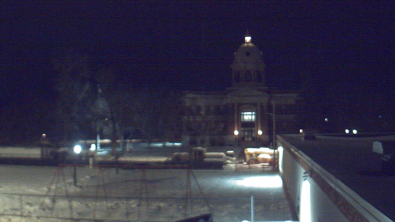 Thumbnail for current weather camera view from Ellendale HS in Ellendale, North Dakota