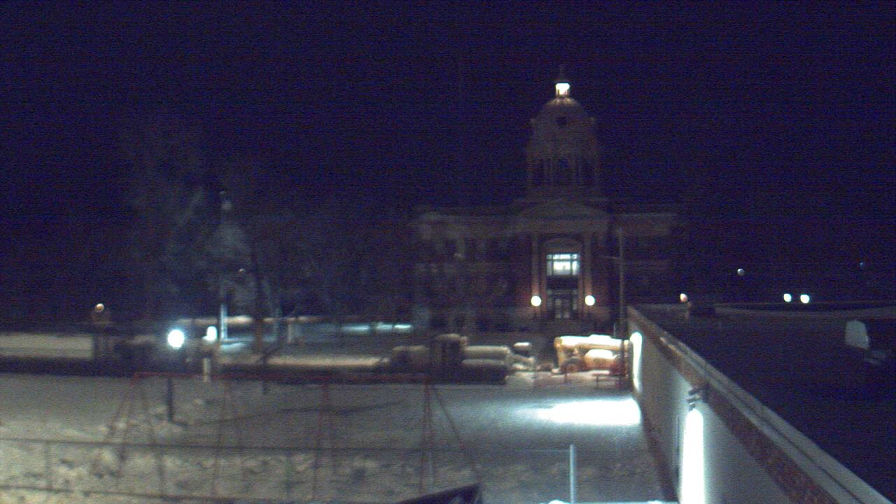 Thumbnail for current weather camera view from Ellendale HS in Ellendale, North Dakota