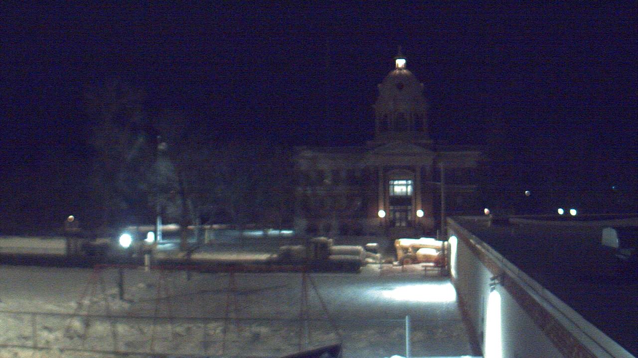 Thumbnail for current weather camera view from Ellendale HS in Ellendale, North Dakota