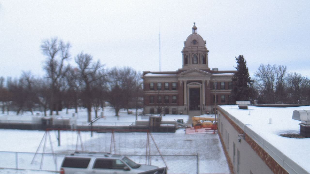 Thumbnail for current weather camera view from Ellendale HS in Ellendale, North Dakota