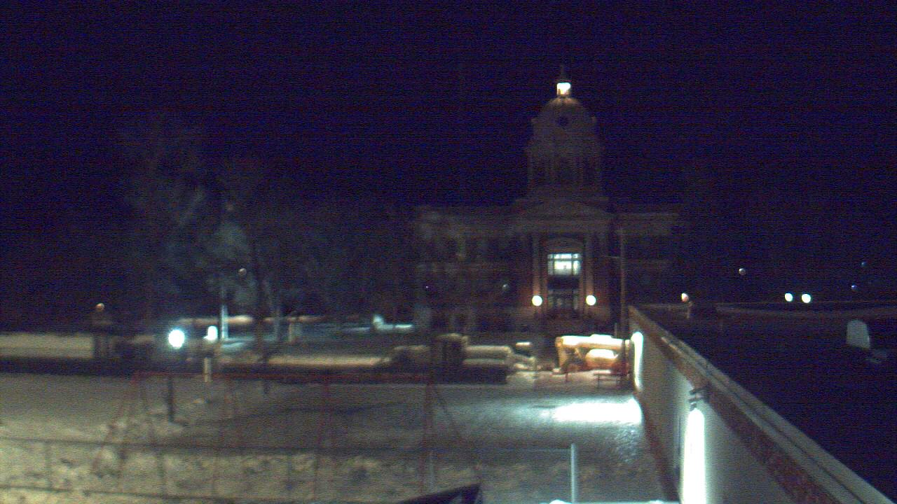 Thumbnail for current weather camera view from Ellendale HS in Ellendale, North Dakota