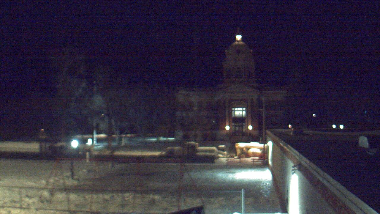 Thumbnail for current weather camera view from Ellendale HS in Ellendale, North Dakota