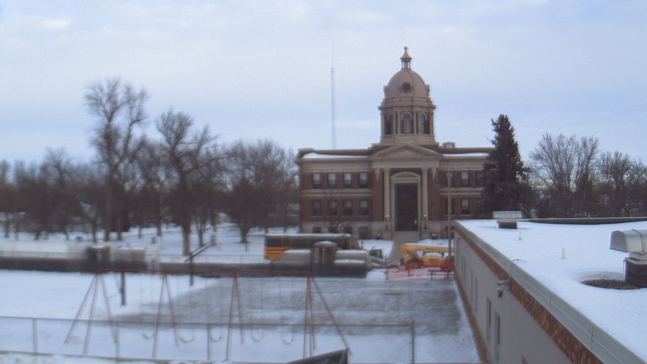 Thumbnail for current weather camera view from Ellendale HS in Ellendale, North Dakota