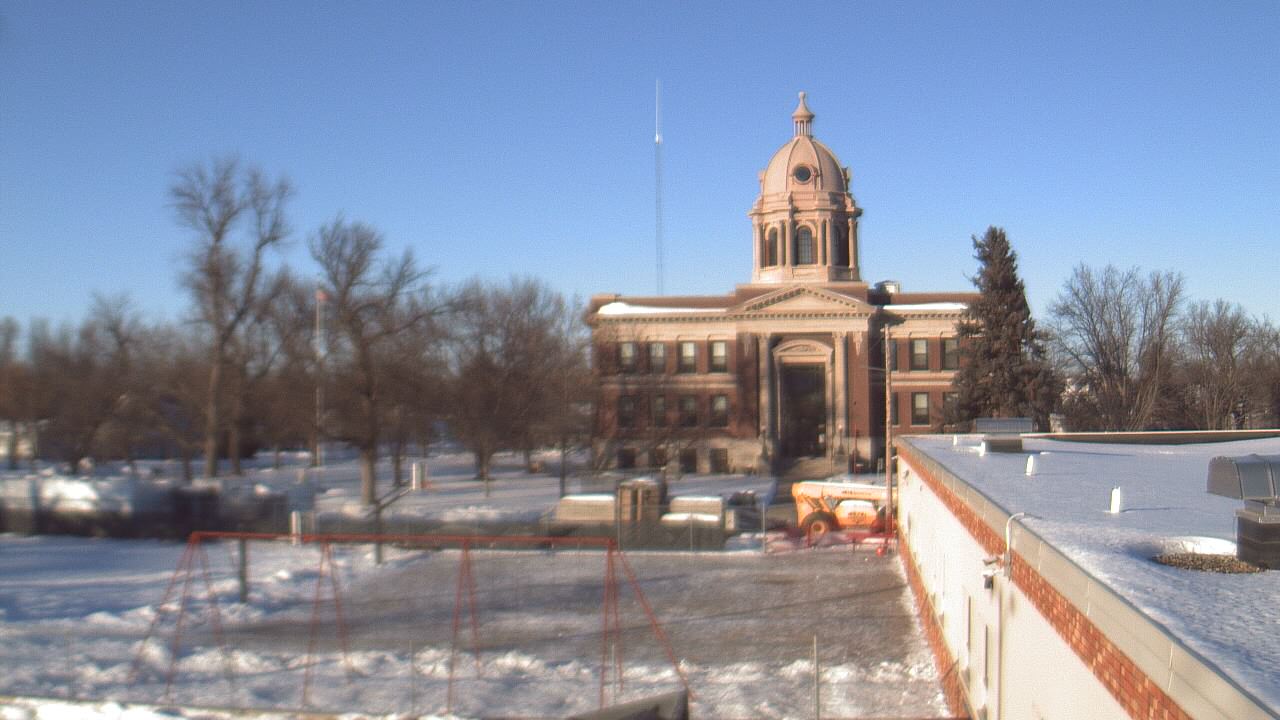 Thumbnail for current weather camera view from Ellendale HS in Ellendale, North Dakota