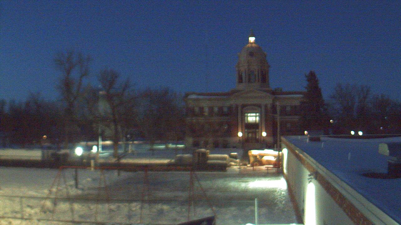 Thumbnail for current weather camera view from Ellendale HS in Ellendale, North Dakota