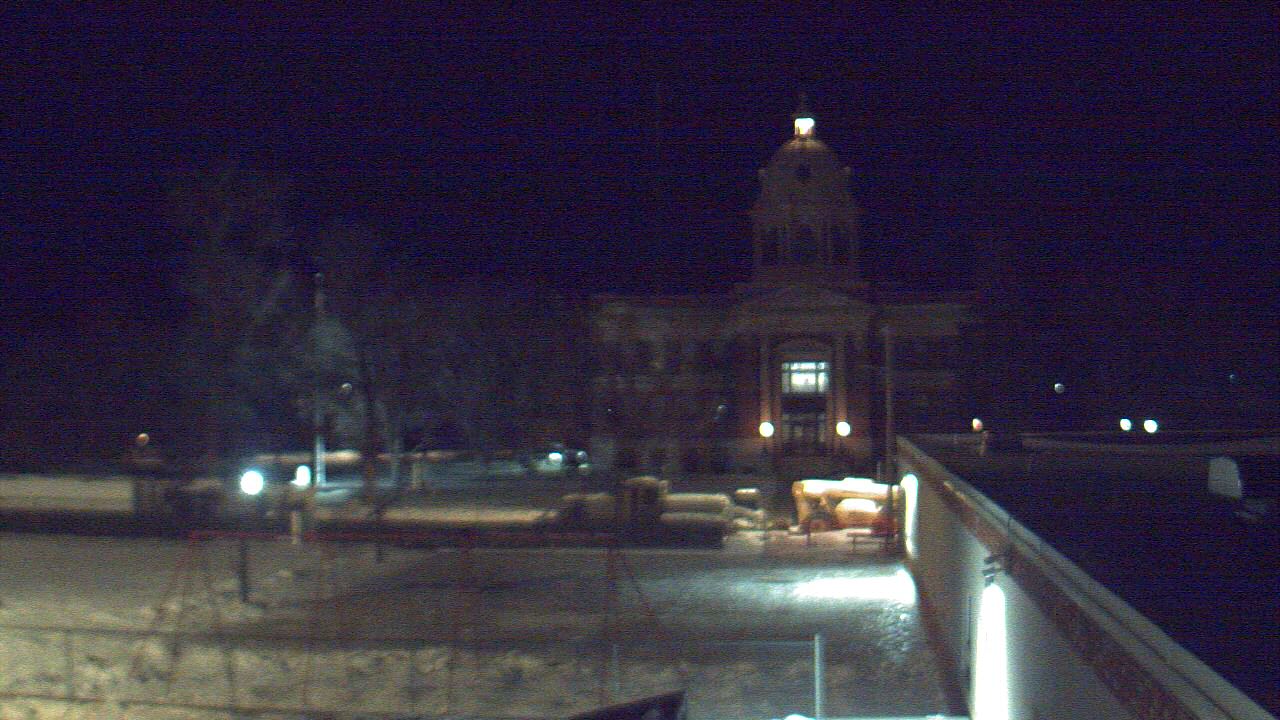 Thumbnail for current weather camera view from Ellendale HS in Ellendale, North Dakota