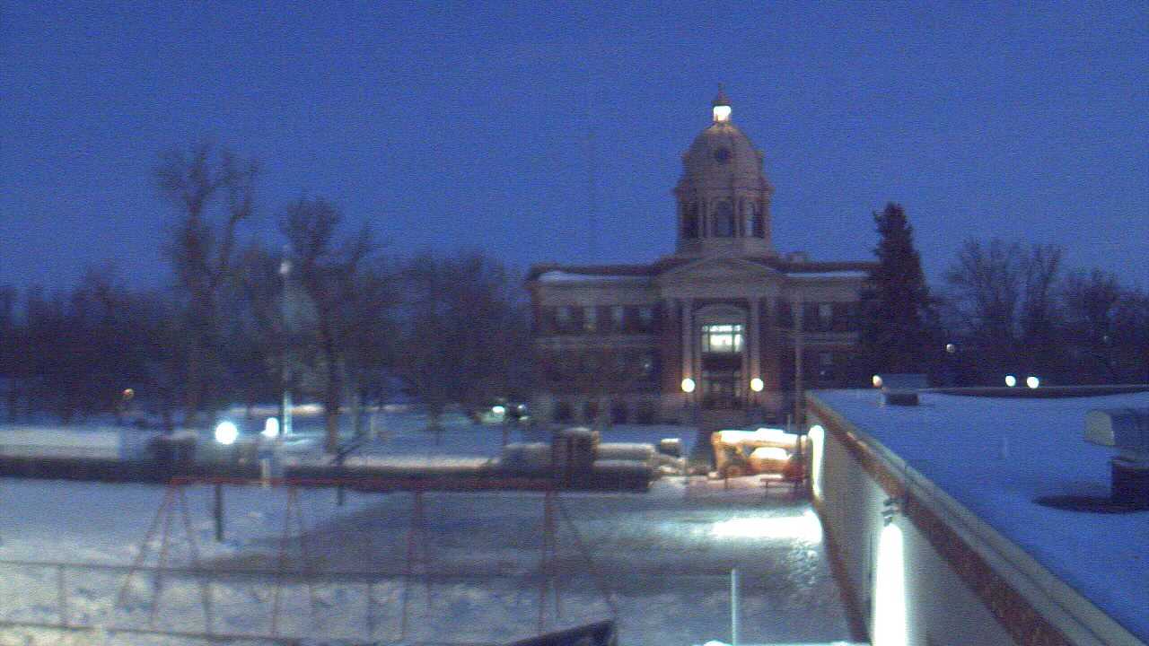 Thumbnail for current weather camera view from Ellendale HS in Ellendale, North Dakota