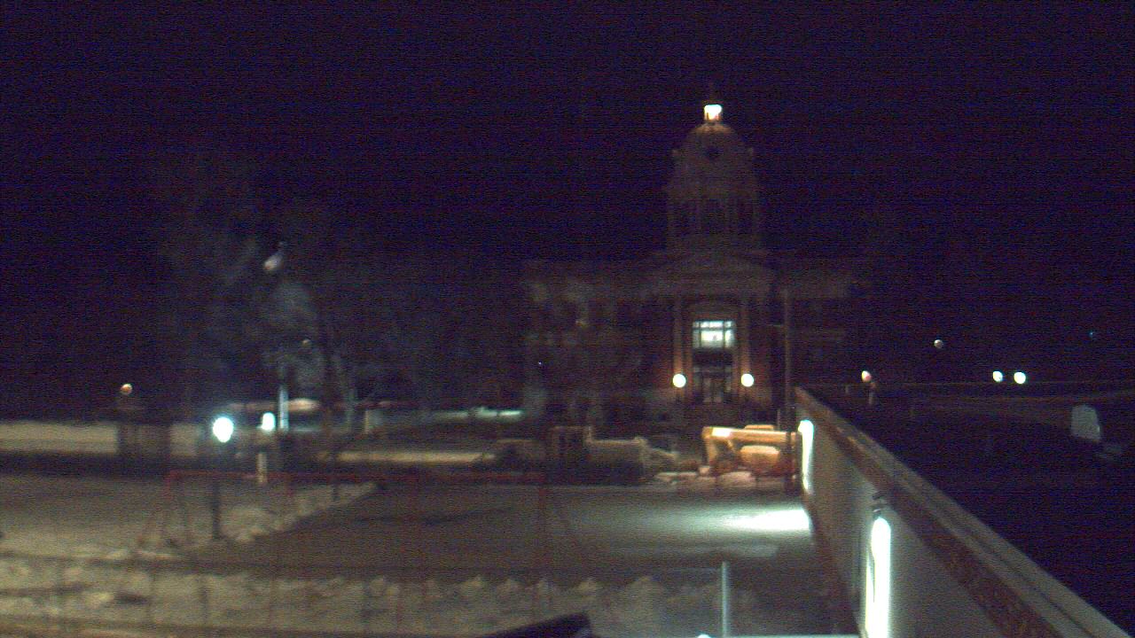 Thumbnail for current weather camera view from Ellendale HS in Ellendale, North Dakota