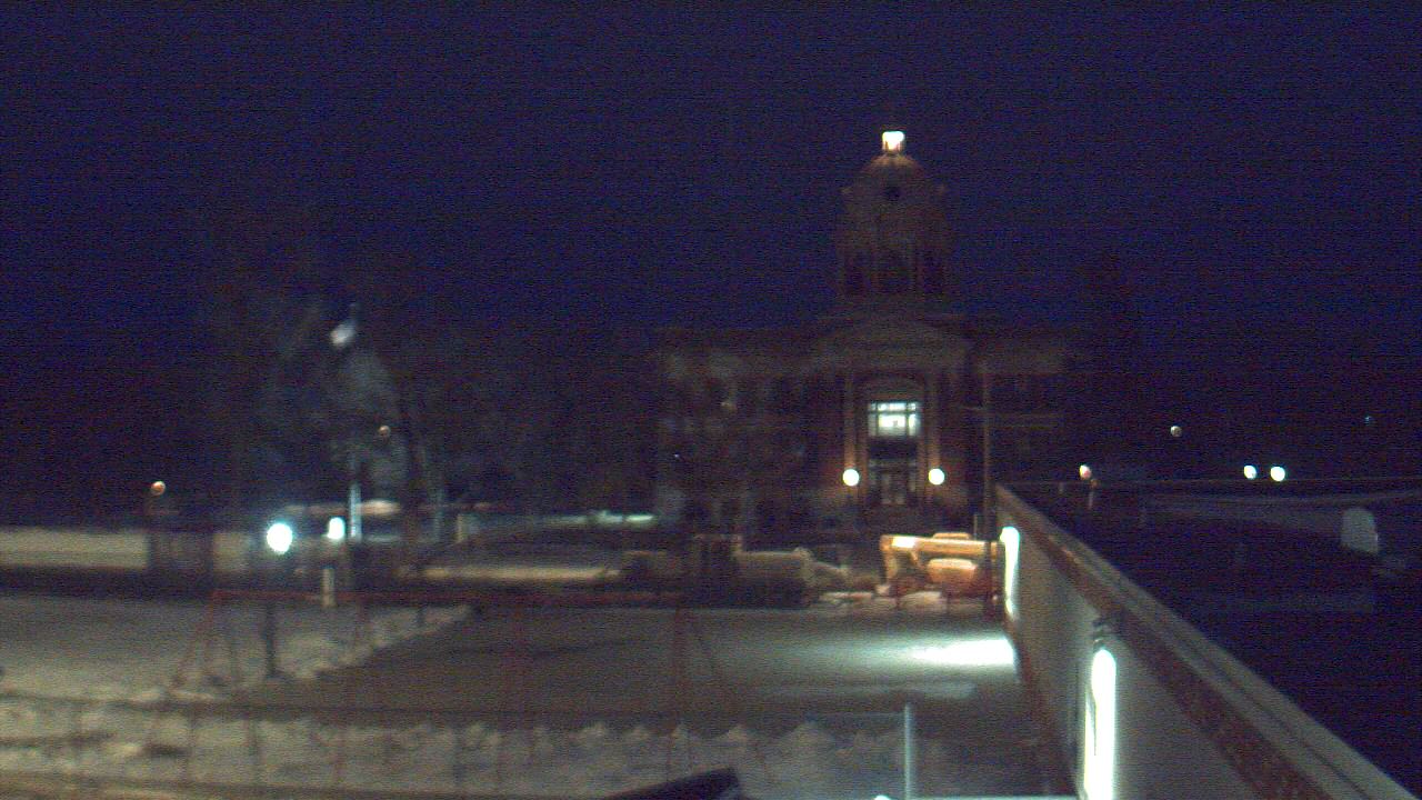 Thumbnail for current weather camera view from Ellendale HS in Ellendale, North Dakota