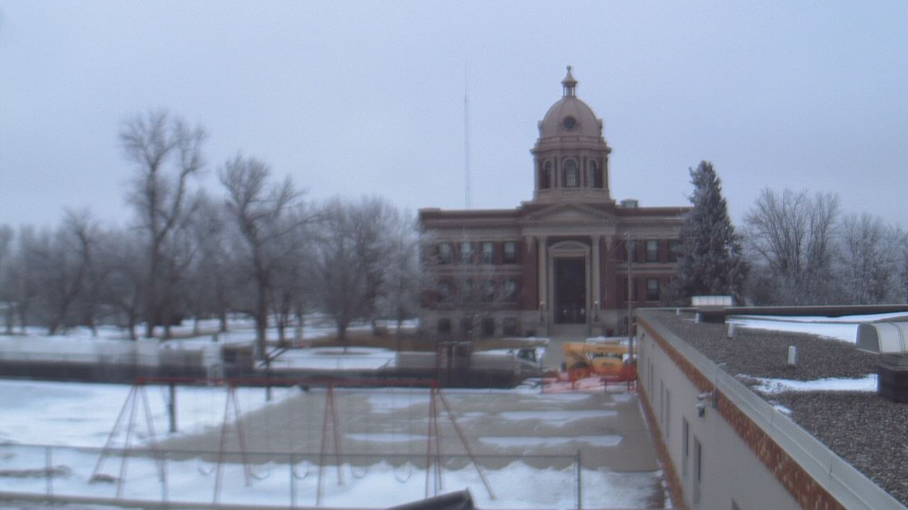 Thumbnail for current weather camera view from Ellendale HS in Ellendale, North Dakota