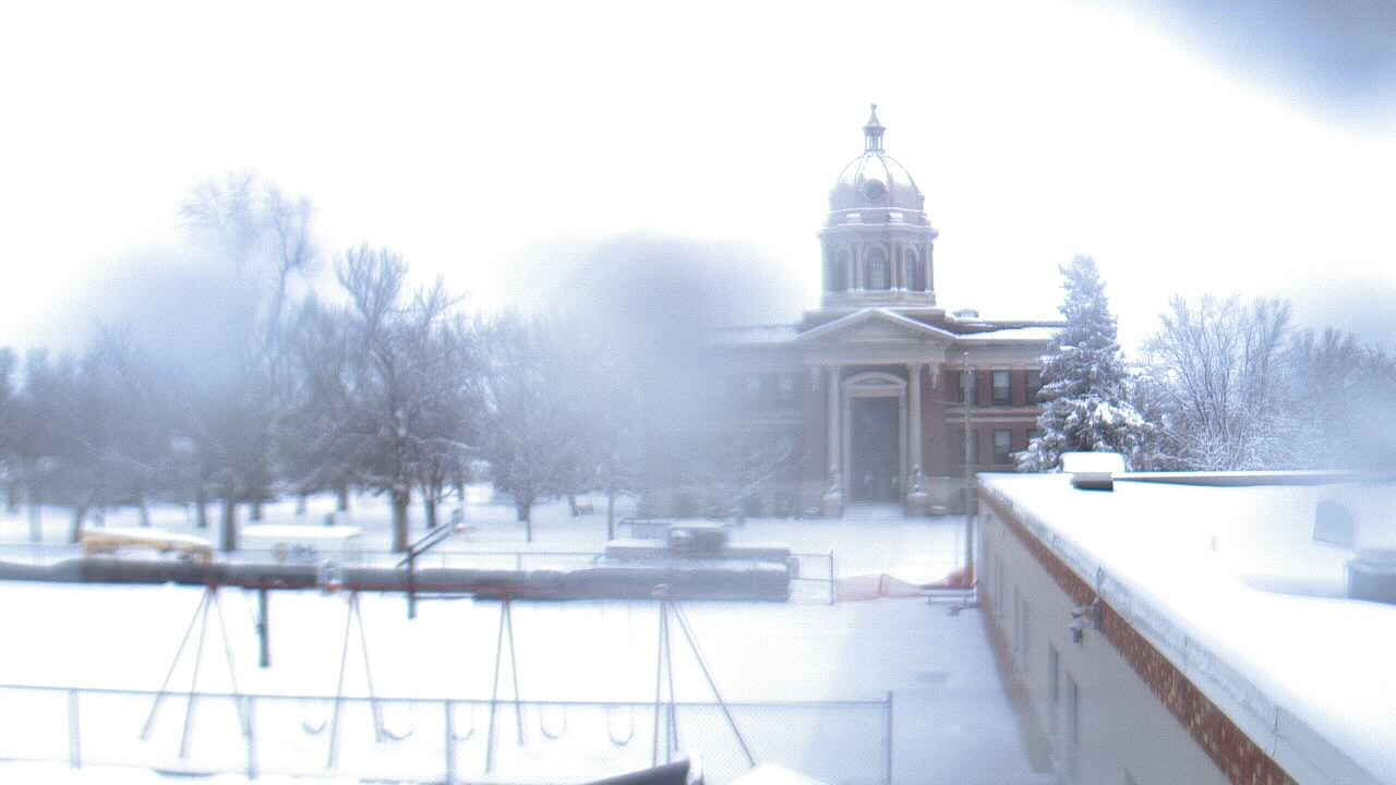 Thumbnail for current weather camera view from Ellendale HS in Ellendale, North Dakota