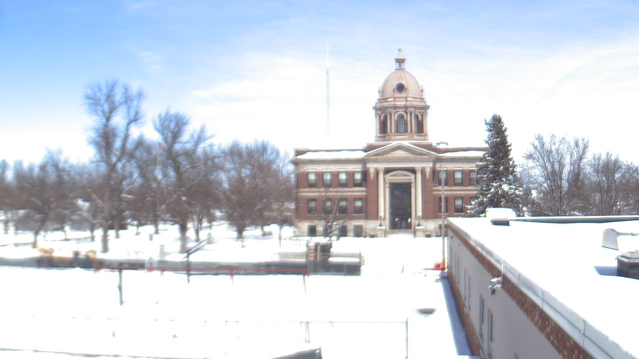 Thumbnail for current weather camera view from Ellendale HS in Ellendale, North Dakota