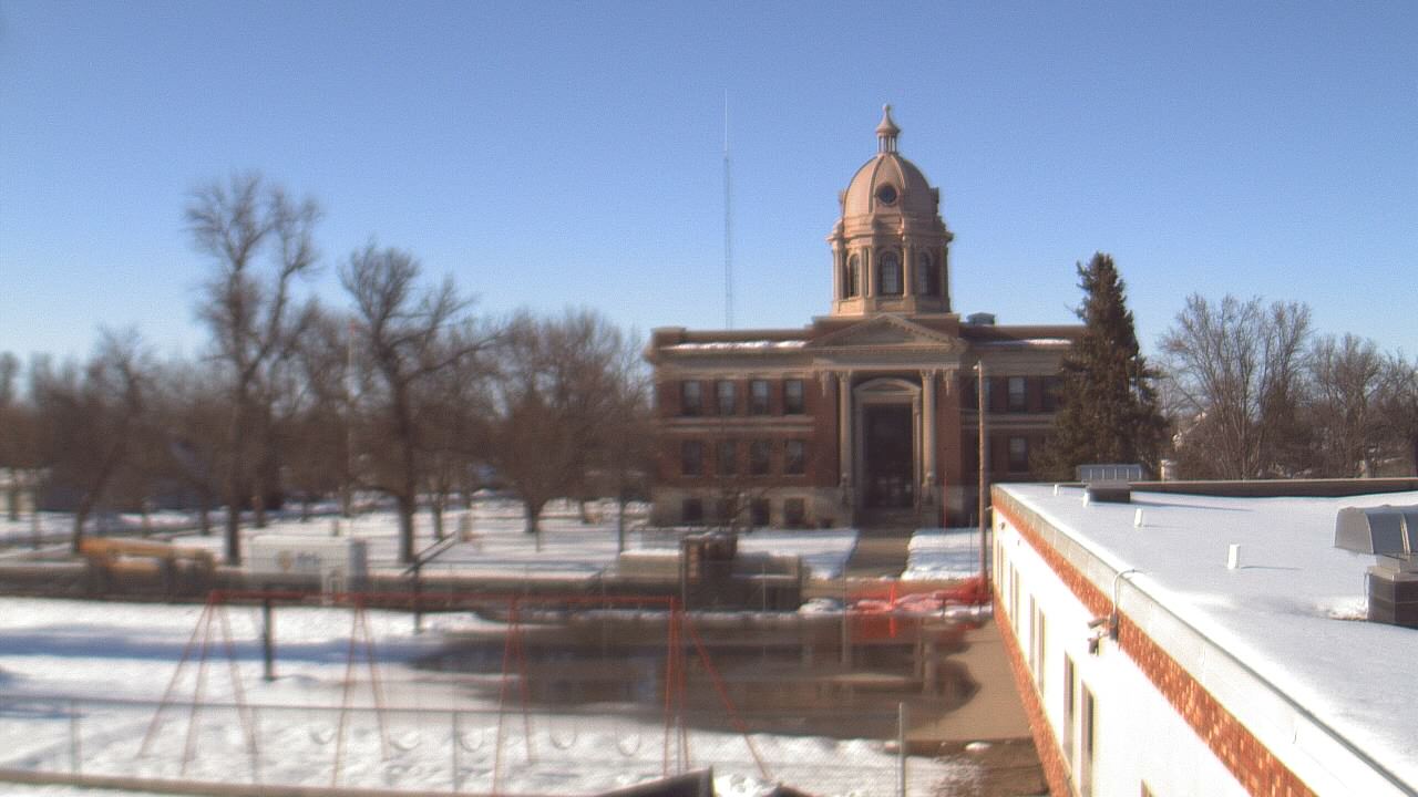 Thumbnail for current weather camera view from Ellendale HS in Ellendale, North Dakota