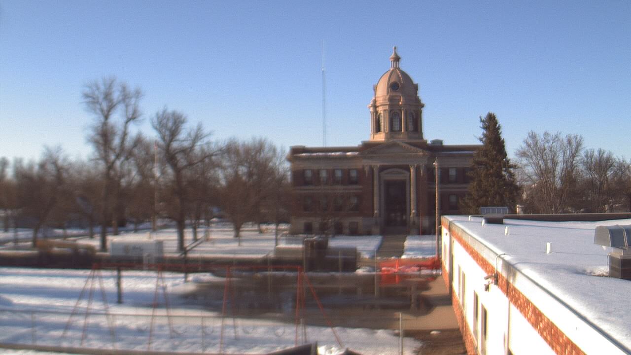 Thumbnail for current weather camera view from Ellendale HS in Ellendale, North Dakota