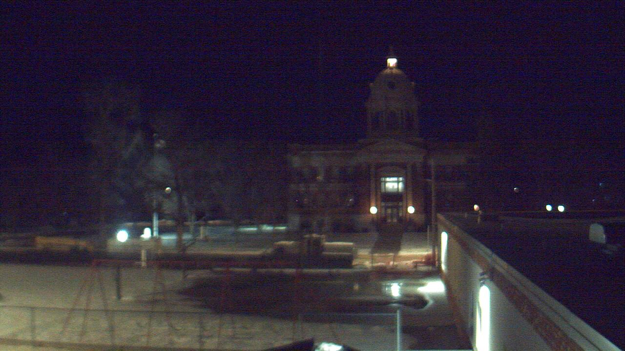 Thumbnail for current weather camera view from Ellendale HS in Ellendale, North Dakota