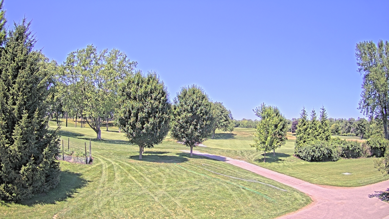 Thumbnail for current weather camera view from Franklin Hills Country Club in Farmington Hills, Michigan