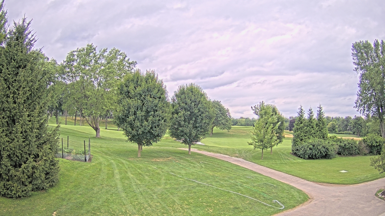 Thumbnail for current weather camera view from Franklin Hills Country Club in Farmington Hills, Michigan