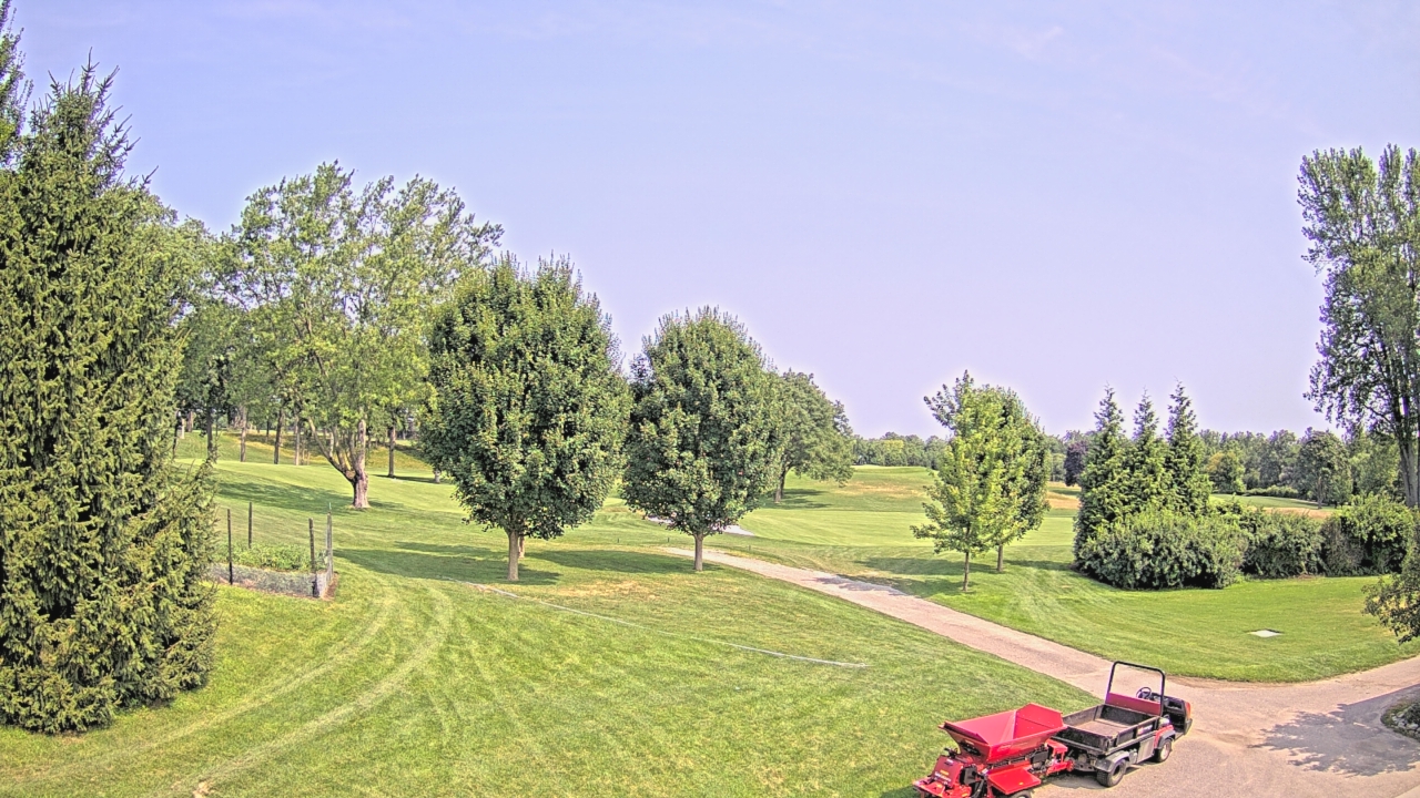 Thumbnail for current weather camera view from Franklin Hills Country Club in Farmington Hills, Michigan