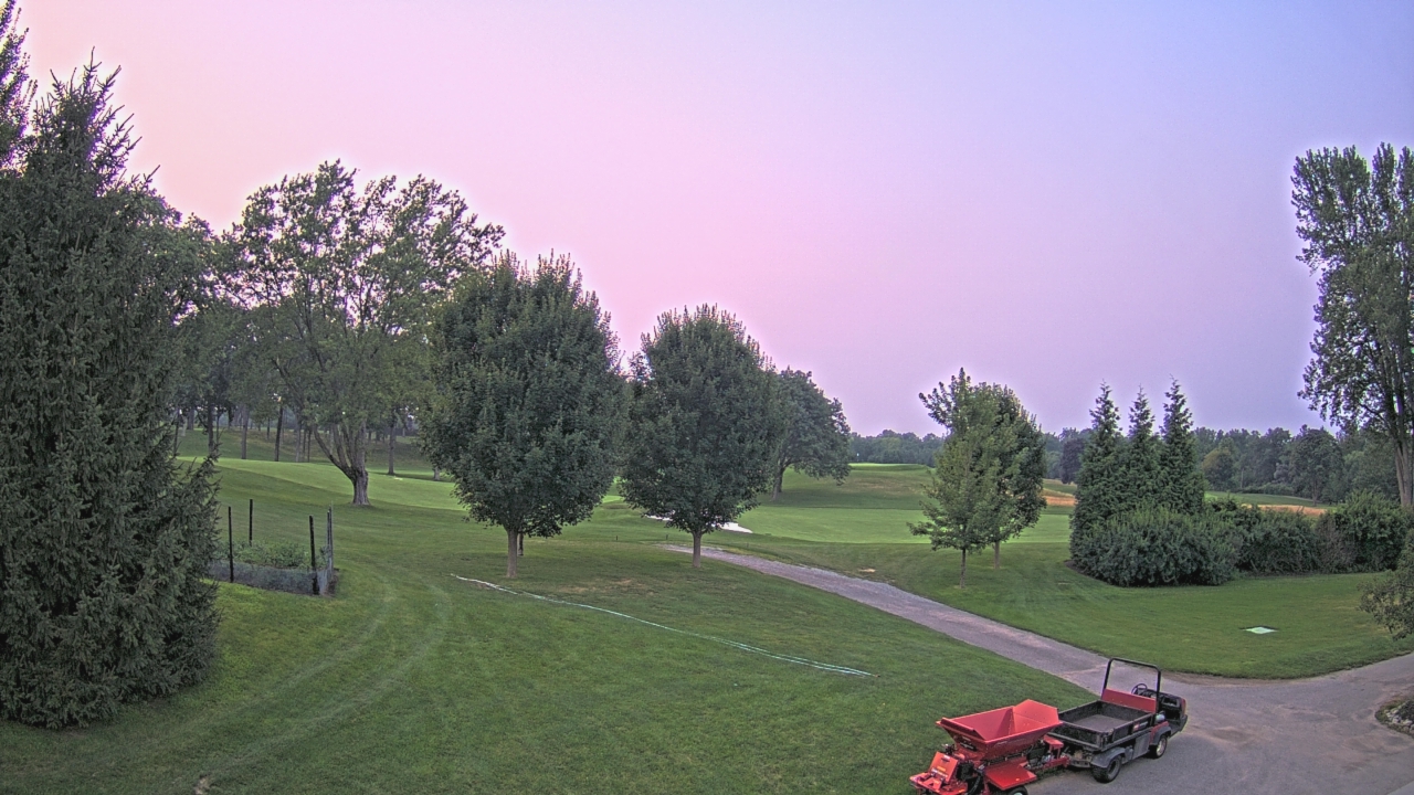 Thumbnail for current weather camera view from Franklin Hills Country Club in Farmington Hills, Michigan
