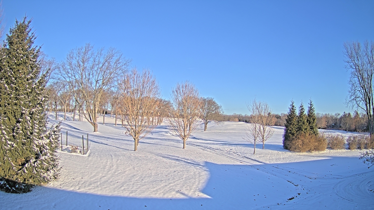 Thumbnail for current weather camera view from Franklin Hills Country Club in Farmington Hills, Michigan