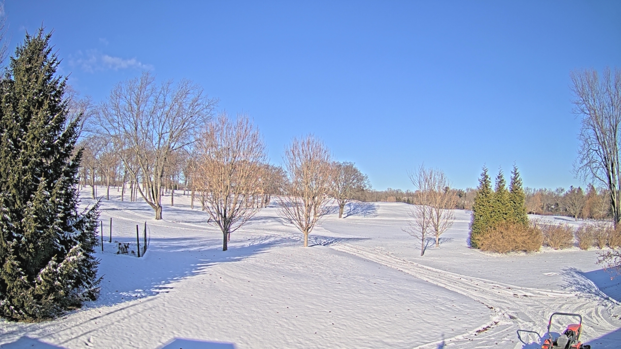 Thumbnail for current weather camera view from Franklin Hills Country Club in Farmington Hills, Michigan
