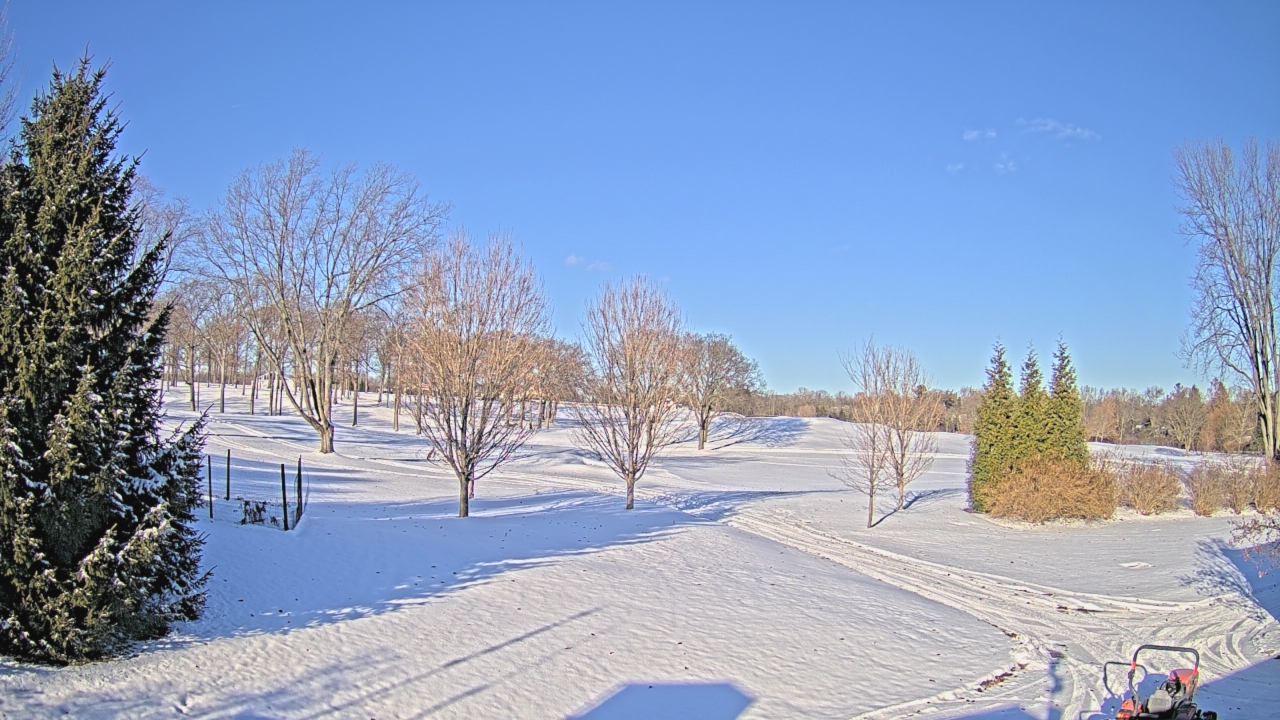 Thumbnail for current weather camera view from Franklin Hills Country Club in Farmington Hills, Michigan