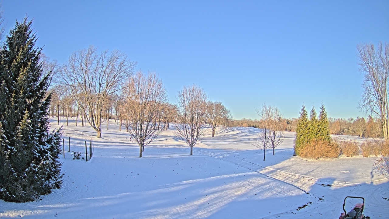 Thumbnail for current weather camera view from Franklin Hills Country Club in Farmington Hills, Michigan