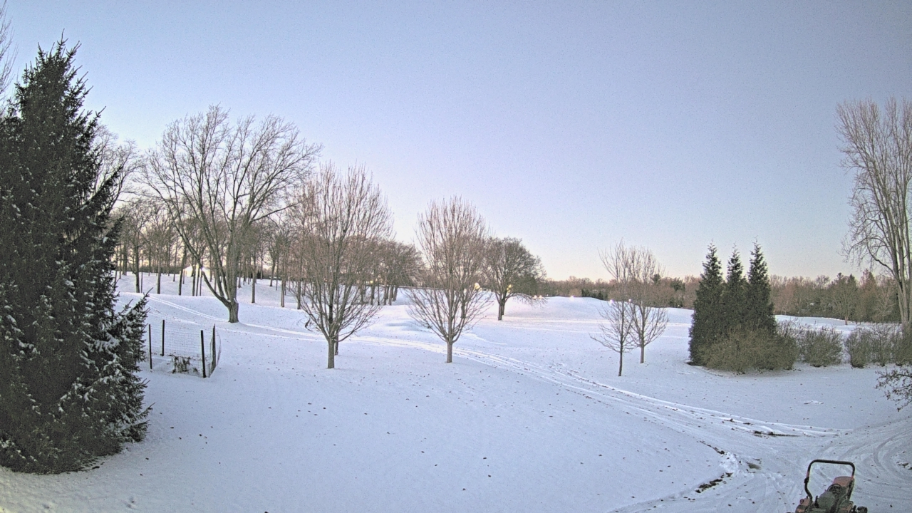 Thumbnail for current weather camera view from Franklin Hills Country Club in Farmington Hills, Michigan
