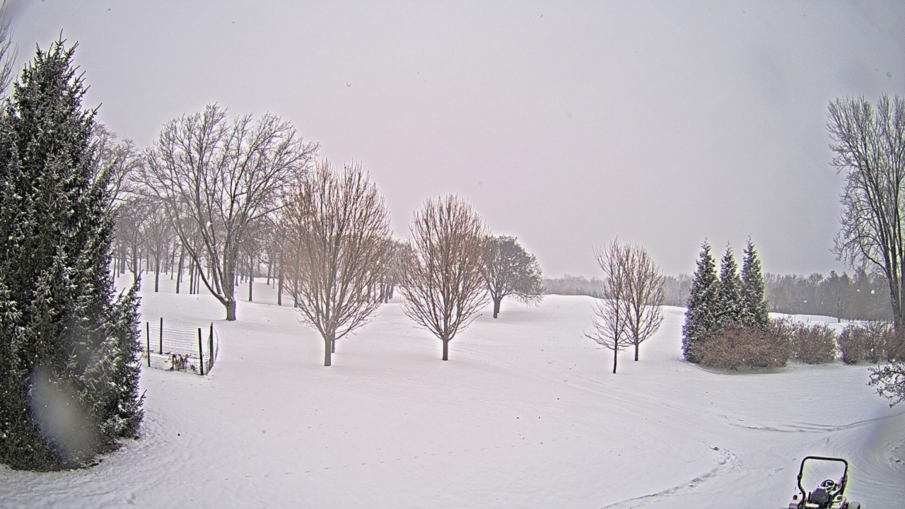 Thumbnail for current weather camera view from Franklin Hills Country Club in Farmington Hills, Michigan