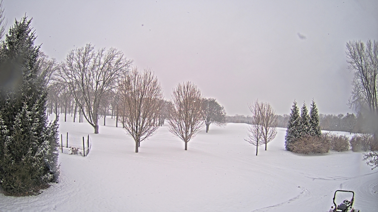 Thumbnail for current weather camera view from Franklin Hills Country Club in Farmington Hills, Michigan