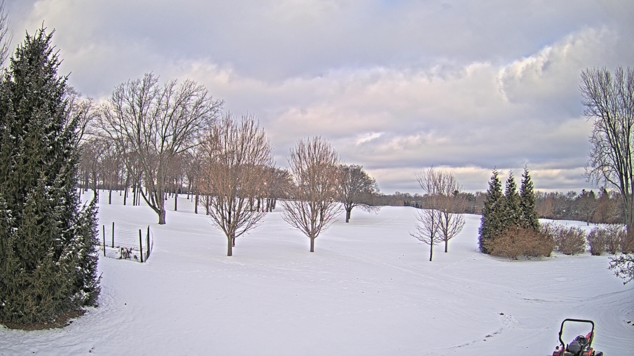 Thumbnail for current weather camera view from Franklin Hills Country Club in Farmington Hills, Michigan