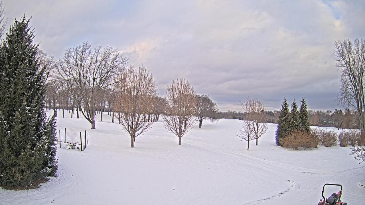 Thumbnail for current weather camera view from Franklin Hills Country Club in Farmington Hills, Michigan