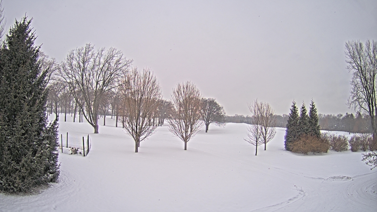 Thumbnail for current weather camera view from Franklin Hills Country Club in Farmington Hills, Michigan
