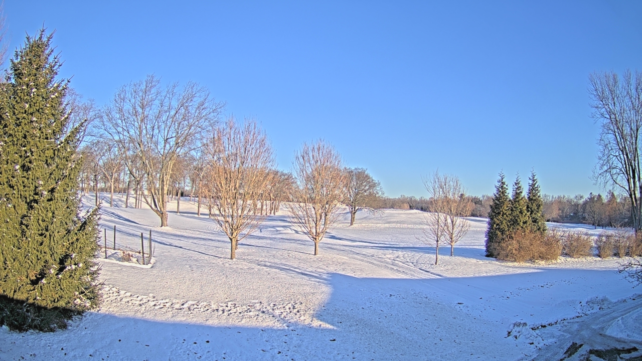 Thumbnail for current weather camera view from Franklin Hills Country Club in Farmington Hills, Michigan