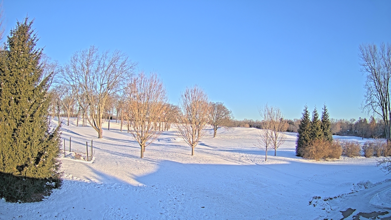 Thumbnail for current weather camera view from Franklin Hills Country Club in Farmington Hills, Michigan