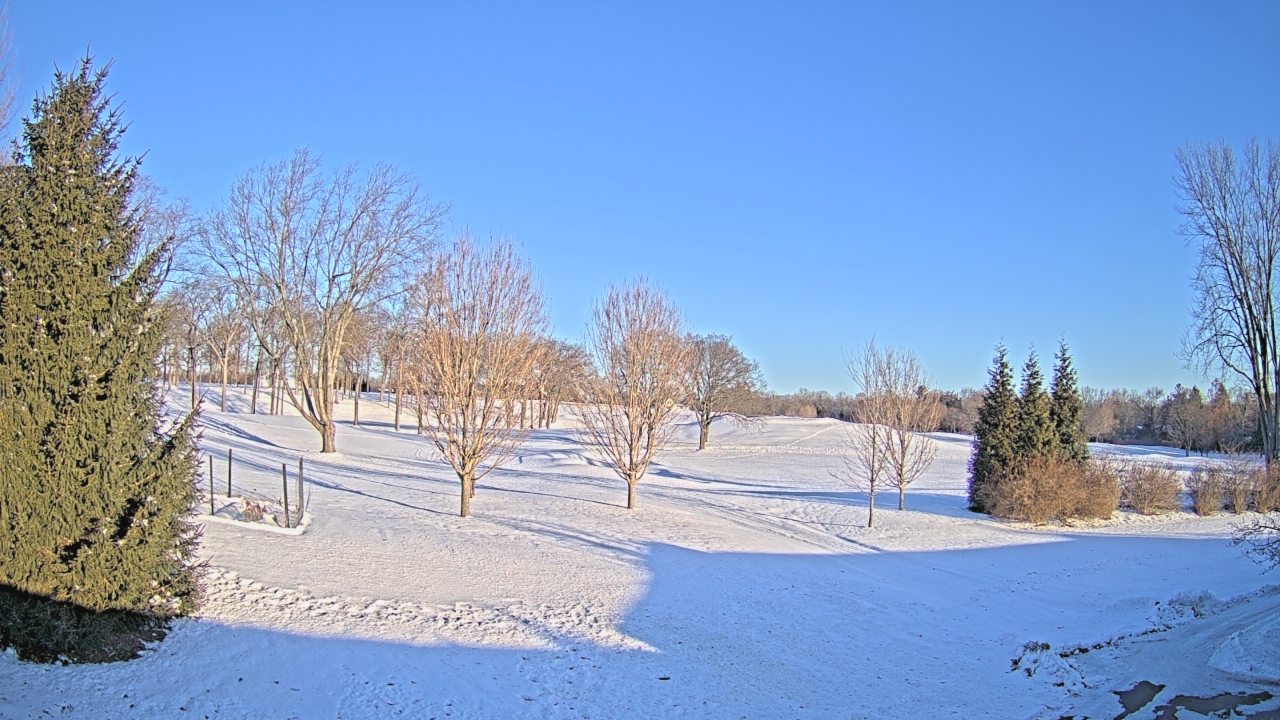 Thumbnail for current weather camera view from Franklin Hills Country Club in Farmington Hills, Michigan