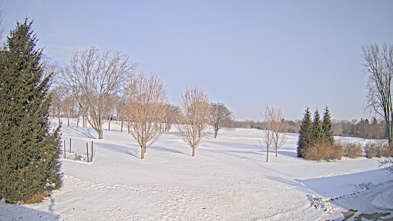 Thumbnail for current weather camera view from Franklin Hills Country Club in Farmington Hills, Michigan