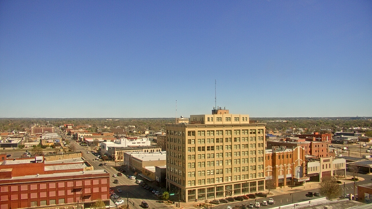 Thumbnail for current weather camera view from First National Bank-Hutchinson in Hutchinson, Kansas